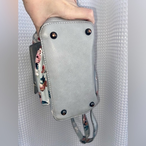 Women’s CELINE DION light‎ gray floral backpack - Picture 6 of 16